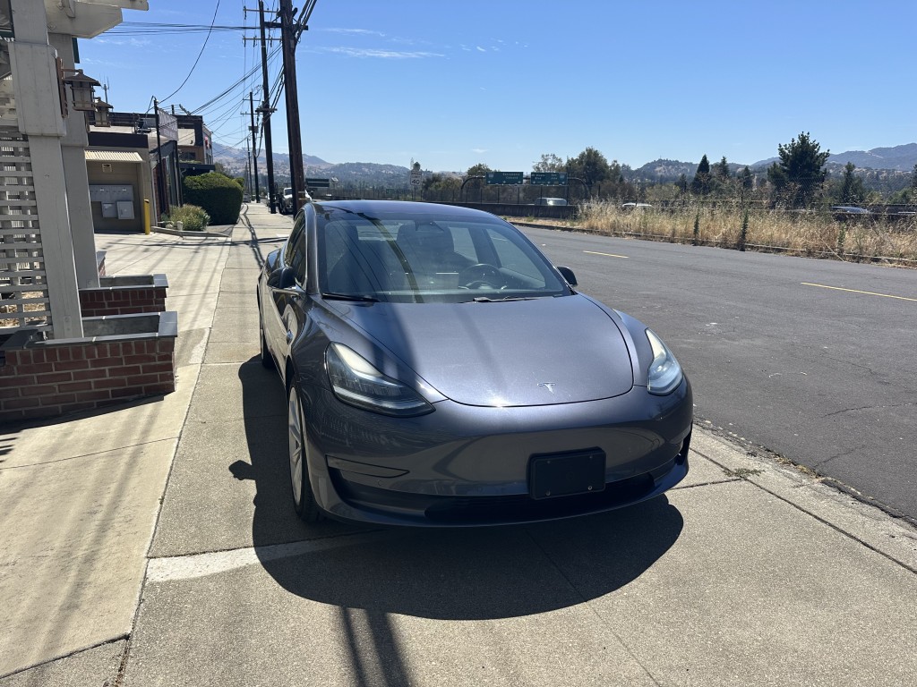 tesla model 3 2018 5YJ3E1EA3JF009476 image tesla model 3 2018 5YJ3E1EA3JF009476 image